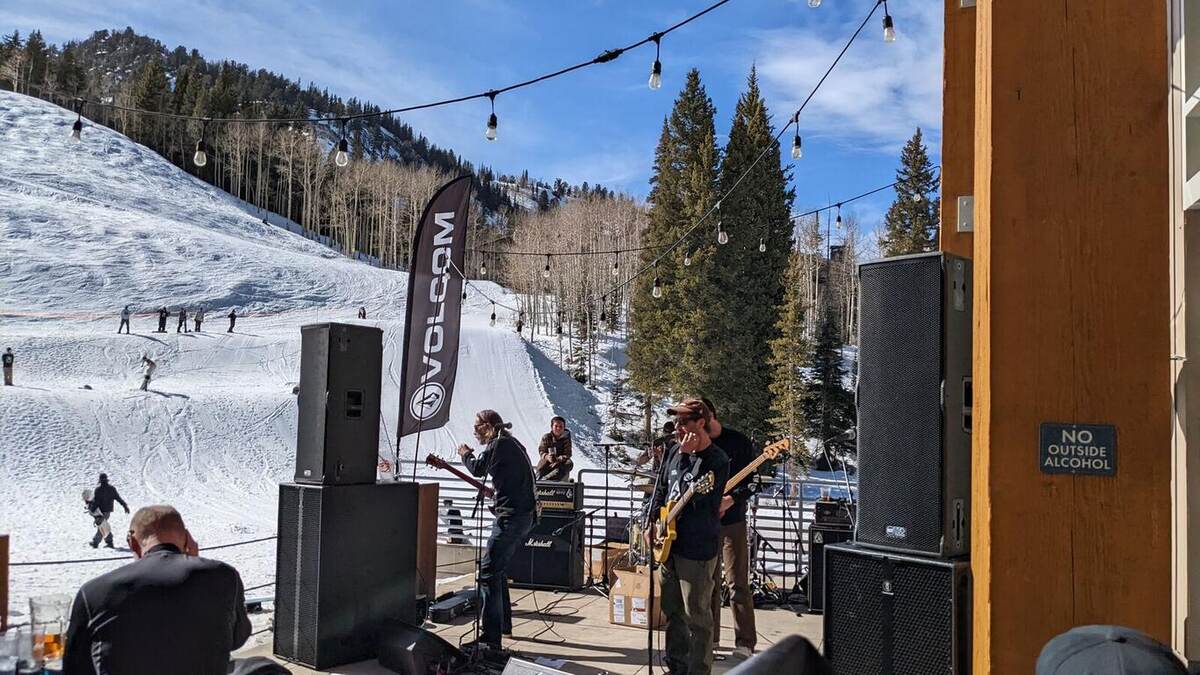 Live band sound and lighting